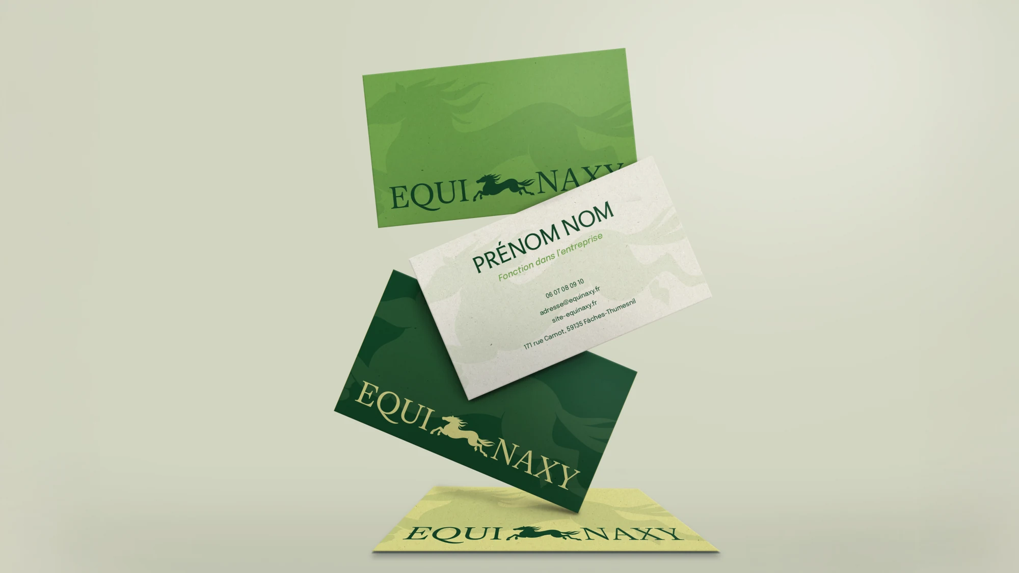 Business cards Equinaxy en lévitation, recto vert et verso blanc, logo cheval doré.